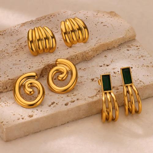 Boucle d'oreille de gaujon en acier inoxydable, Acier inoxydable 304, Placage de couleur d'or, styles différents pour le choix & pour femme, plus de couleurs à choisir, protéger l'environnement, sans nickel, plomb et cadmium, Vendu par paire