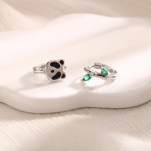 Boucles d'oreilles en laiton zircon cubique pavent, Placage, pavé de micro zircon & pour femme & émail, couleur platine, About 7MM panda, 7MM bamboo leaf width, inner diameter 8MM, Vendu par paire