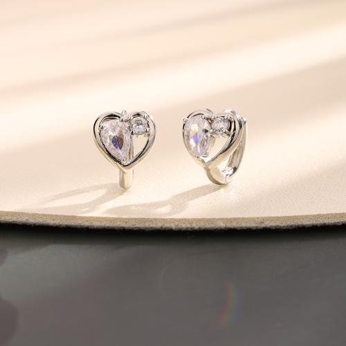 Boucles d'oreilles en laiton zircon cubique pavent, coeur, Placage, pavé de micro zircon & pour femme, couleur platine, Inner diameter about 8mm, Vendu par paire