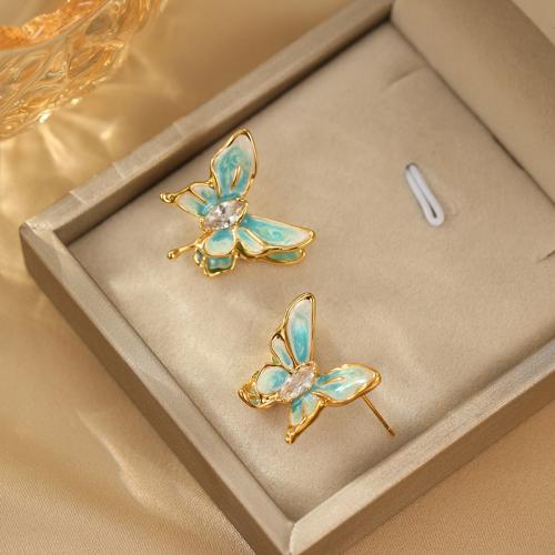 Boucles d'oreilles en laiton zircon cubique pavent, papillon, Placage de couleur d'or, bijoux de mode & pavé de micro zircon & émail, doré, protéger l'environnement, sans nickel, plomb et cadmium, 27x25mm, Vendu par paire