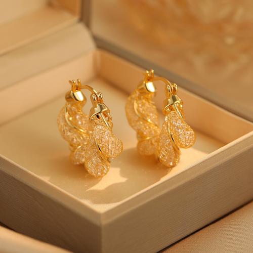 Boucles d'oreilles en laiton zircon cubique pavent, Placage de couleur d'or, bijoux de mode & pavé de micro zircon, doré, protéger l'environnement, sans nickel, plomb et cadmium, 28x26mm, Vendu par paire