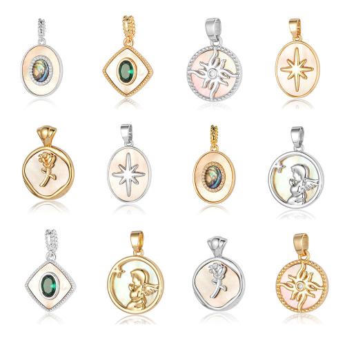 Bijoux pendentifs en laiton, avec coquille, Placage, Forme différente pour le choix & DIY, plus de couleurs à choisir, protéger l'environnement, sans nickel, plomb et cadmium, 6PC/sac, Vendu par sac