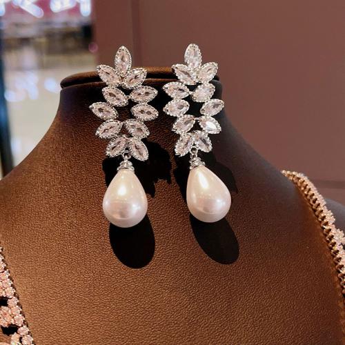 Brass Jewelry Set, with Cubic Zirconia & Plastic Pearl, Leaf, plated, fashion jewelry & for woman & hollow, Sold By Pair