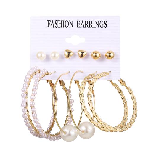 aleación de zinc Aretes, con Perlas plásticas, chapado en color dorado, diferentes estilos para la opción & para mujer, earring length 20-60mm, Vendido por Set