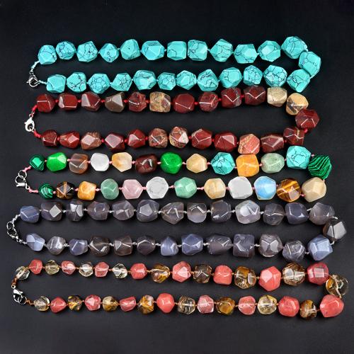 Collier bijoux de pierre gemme, pepite, bijoux de mode & différents matériaux pour le choix & pour femme, plus de couleurs à choisir, about:10-20mm, Environ 25PC/brin, Vendu par Environ 42 cm brin