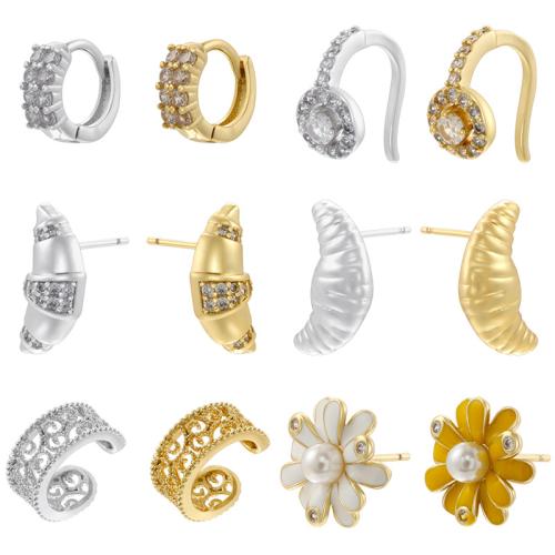 Boucles d'oreilles en laiton zircon cubique pavent, Placage, styles différents pour le choix & pavé de micro zircon & pour femme, plus de couleurs à choisir, Vendu par paire