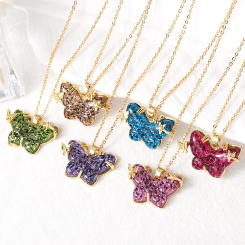 Collier en laiton cubique Zircon Micro Pave, avec Acrylique, avec 5cm chaînes de rallonge, papillon, Placage de couleur d'or, bijoux de mode & pavé de micro zircon, plus de couleurs à choisir, protéger l'environnement, sans nickel, plomb et cadmium, Longueur:45 cm, Vendu par PC