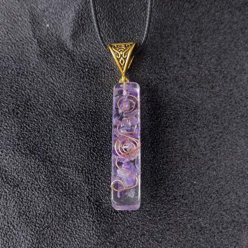 Pendentifs quartz naturel, améthyste, avec résine & laiton, Placage de couleur d'or, DIY, violet, 10x30mm, Vendu par PC