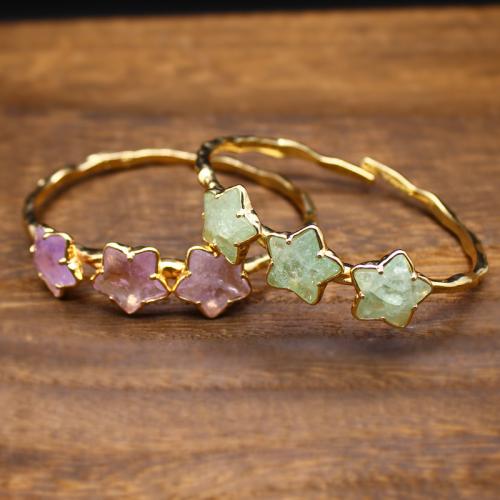 Pierre naturelle bracelet manchette, avec alliage de zinc, étoile, Placage de couleur d'or, différents matériaux pour le choix & pour femme, plus de couleurs à choisir, 16x16mm, Longueur:67 mm, Vendu par PC