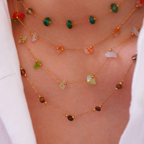 Acier titane collier, avec Gravier naturel, Placage de couleur d'or, bijoux de mode & pour femme, plus de couleurs à choisir, Longueur:Environ 16-18 pouce, Vendu par PC