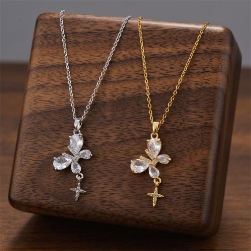 Collar de Acero Titanio, Partículas de acero, con cúbica circonia, Mariposa, Joyería & para mujer & con diamantes de imitación, más colores para la opción, Vendido por UD