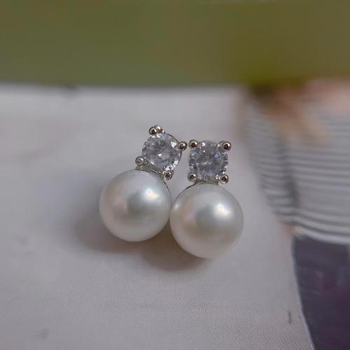 Серьги из жемчуга, Пресноводные жемчуги, Круглая, ювелирные изделия моды & инкрустированное микро кубического циркония, белый, 7x8mm, продается Пара