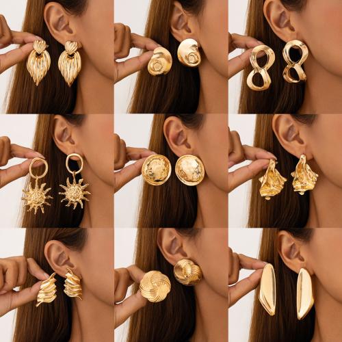 Boucle d'oreille dormeuse en alliage de zinc, Placage de couleur d'or, bijoux de mode, plus de couleurs à choisir, Vendu par paire