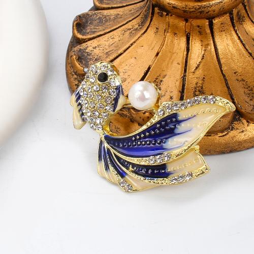 Broche perle d'eau douce, alliage de zinc, avec perle d'eau douce cultivée, Placage de couleur d'or, bijoux de mode & émail & avec strass, plus de couleurs à choisir, 44.51x13.19x30.73mm, Vendu par PC