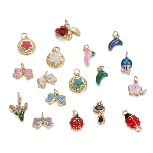 Bijoux pendentifs en laiton, avec résine, Placage, DIY & pavé de micro zircon & émail, doré, protéger l'environnement, sans nickel, plomb et cadmium, Vendu par PC