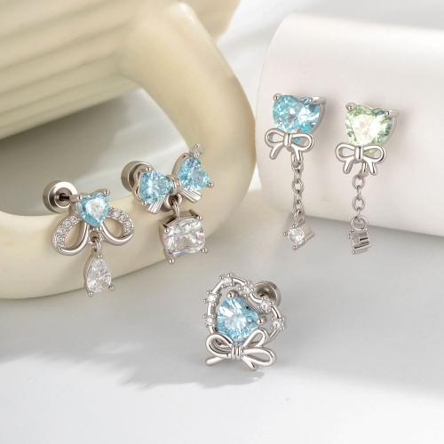 Acier titane piercing oreille, avec laiton, Placage de couleur d'or, bijoux de mode & pavé de micro zircon, plus de couleurs à choisir, Vendu par PC