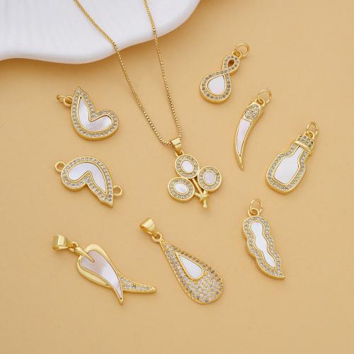 Befestigter Zirkonia Messing Anhänger, mit Weiße Muschel, plattiert, DIY & Micro pave Zirkonia, keine, frei von Nickel, Blei & Kadmium, verkauft von PC