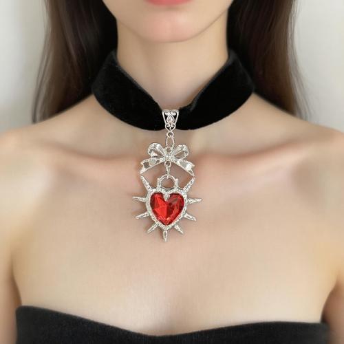 Gargantilla de terciopelo, aleación de zinc, Corazón, chapado en color dorado, Joyería & con diamantes de imitación, más colores para la opción, Vendido por UD