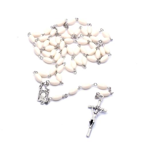 Collier de chapelet, alliage de zinc, avec Acrylique, croix, Placage de couleur argentée, bijoux de mode, blanc, 5x7mm, Longueur:65.5 cm, Vendu par PC