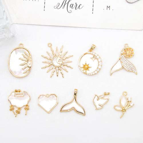 Natürliche weiße Muschel Anhänger, Messing, mit Weiße Muschel, goldfarben plattiert, DIY & verschiedene Stile für Wahl & mit Strass, verkauft von PC