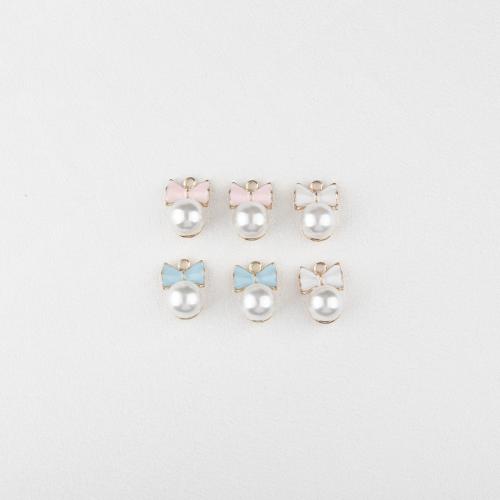 Tibetan Style émail Pendants, alliage de zinc, avec perle de plastique, Noeud papillon, Placage de couleur d'or, DIY, plus de couleurs à choisir, 14x20mm, 10PC/sac, Vendu par sac