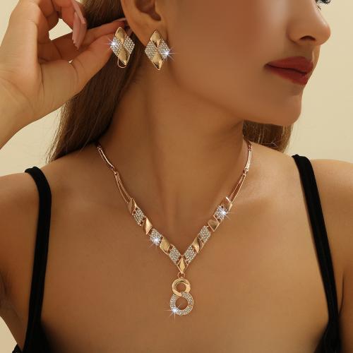 aleación de zinc Conjunto de joya, Pendiente de stud & collar, chapado, 2 piezas & para mujer & con diamantes de imitación, Vendido por Set