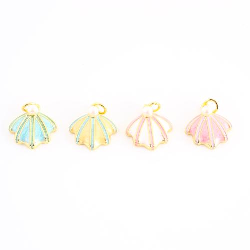 Bijoux pendentifs en laiton, avec perle de plastique, coquille, Placage de couleur d'or, DIY & émail, plus de couleurs à choisir, 19x15x6mm, Vendu par PC
