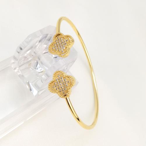 metal Brazalete, Trébol de cuatro hojas, chapado en color dorado, micro arcilla de zirconia cúbica & para mujer, diámetro interior:aproximado 60mm, Vendido por UD