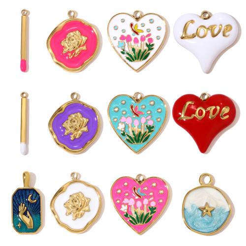 Colgantes Titanium, Partículas de acero, chapado en color dorado, Bricolaje & diferentes estilos para la opción & esmalte & con diamantes de imitación, más colores para la opción, 3PCs/Bolsa, Vendido por Bolsa